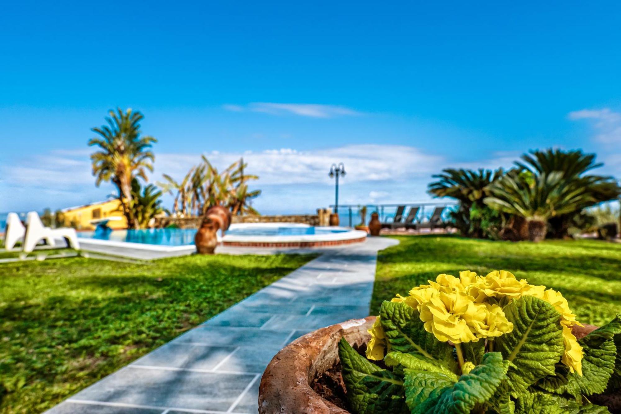 B&B Villa Bency Capo dʼOrlando Екстериор снимка