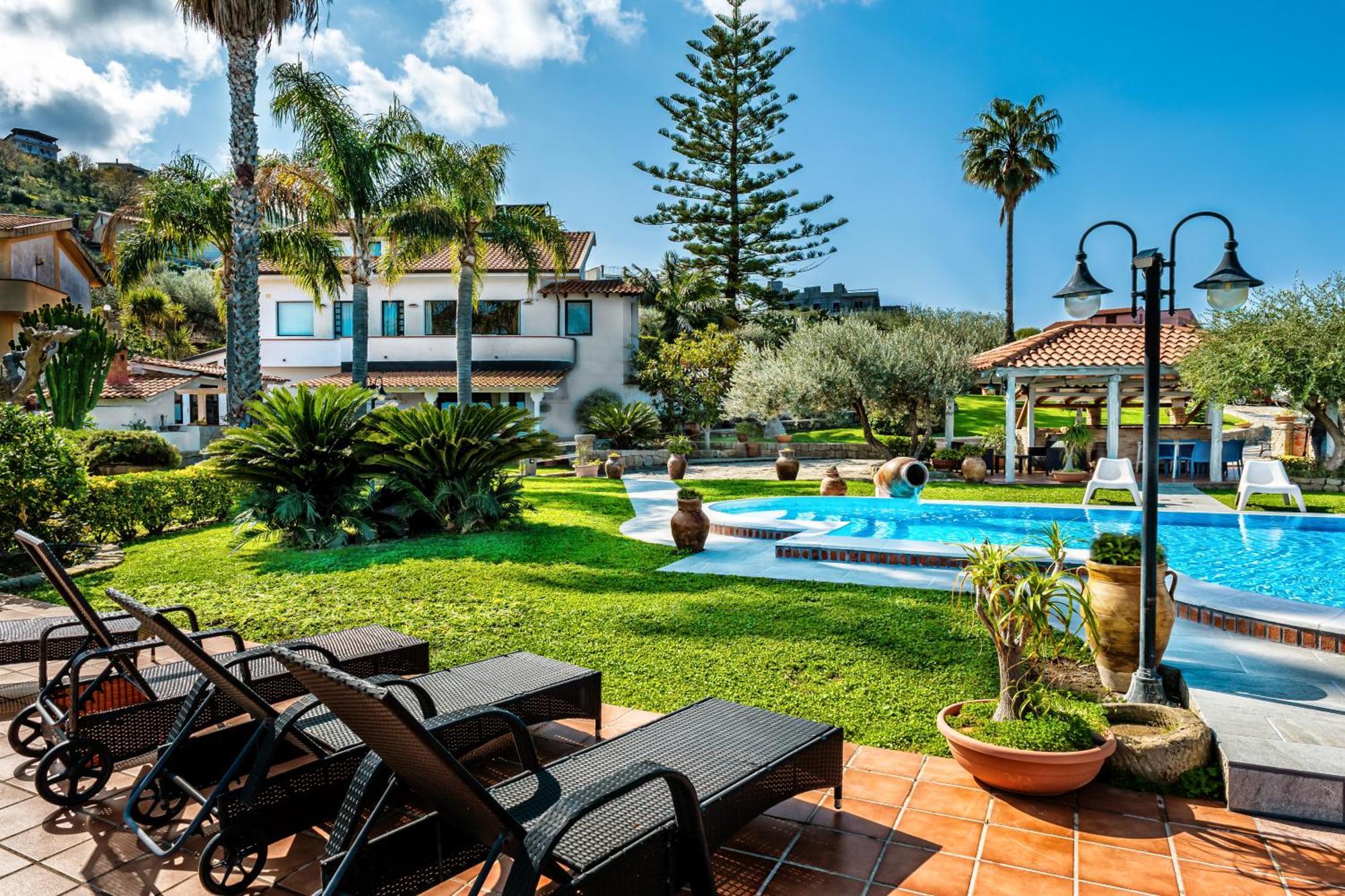 B&B Villa Bency Capo dʼOrlando Екстериор снимка