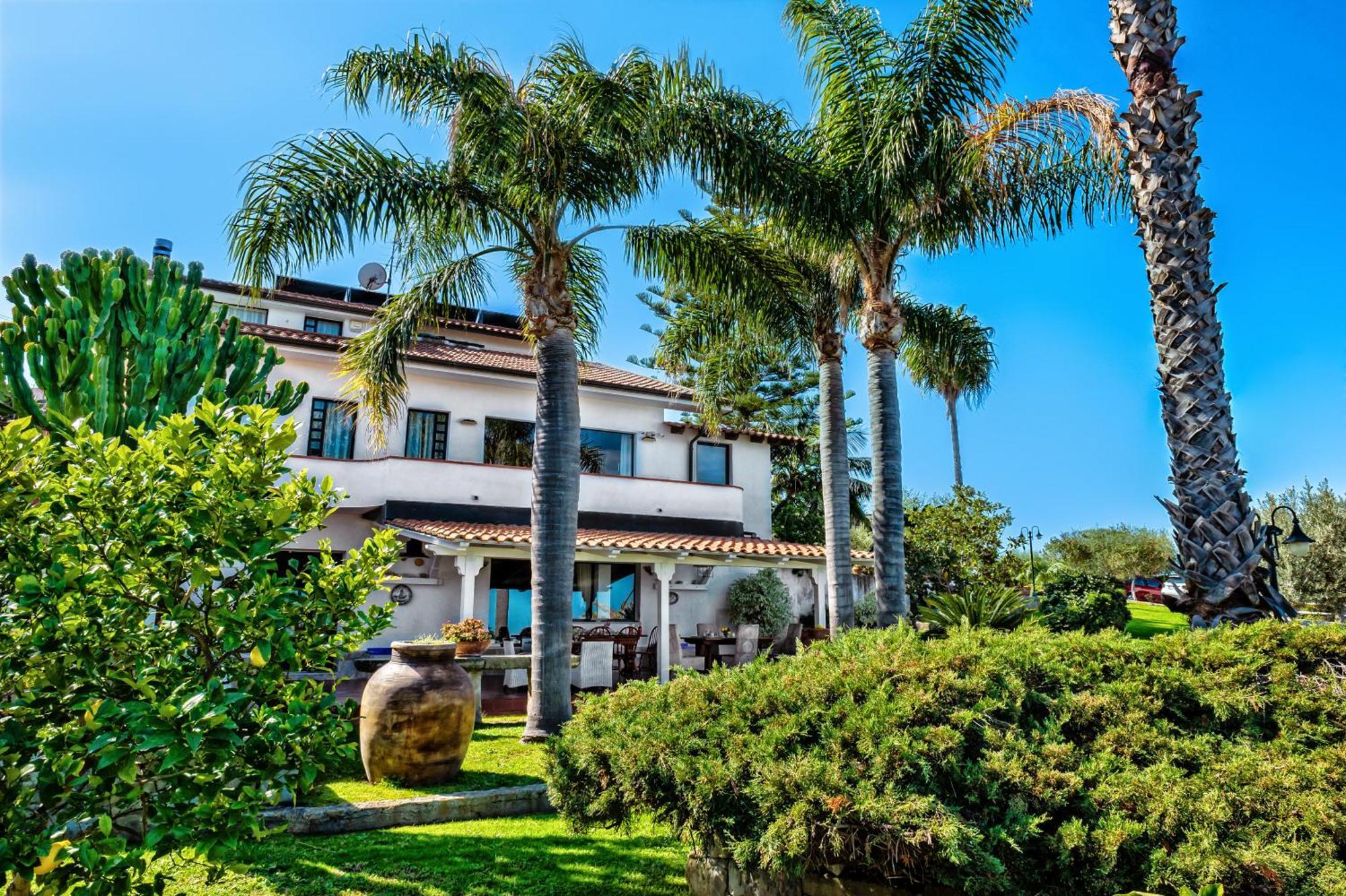 B&B Villa Bency Capo dʼOrlando Екстериор снимка