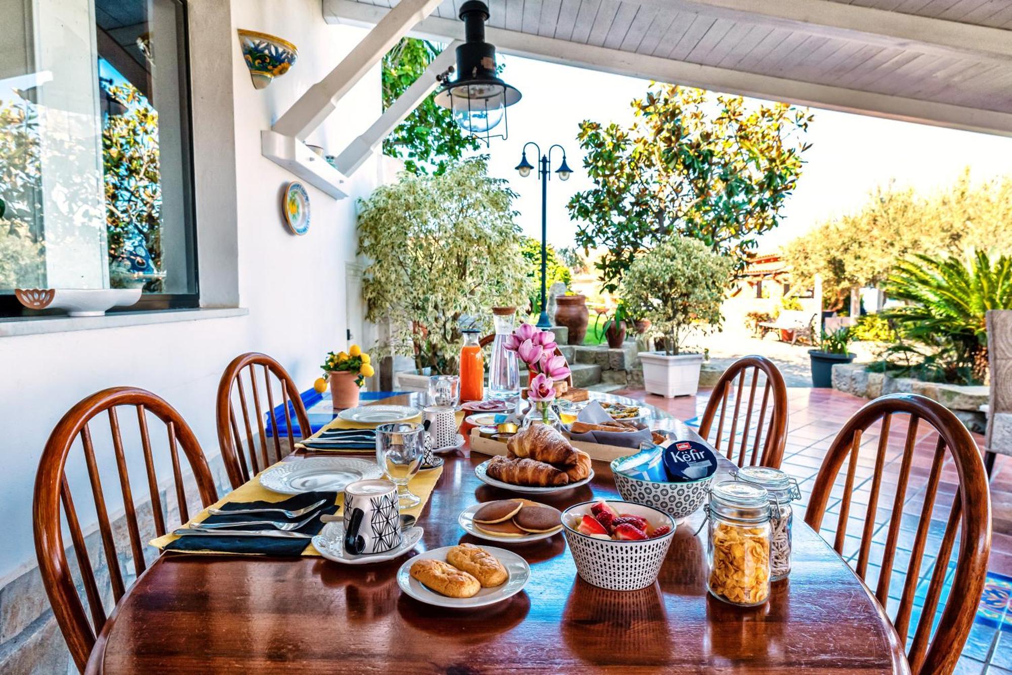 B&B Villa Bency Capo dʼOrlando Екстериор снимка