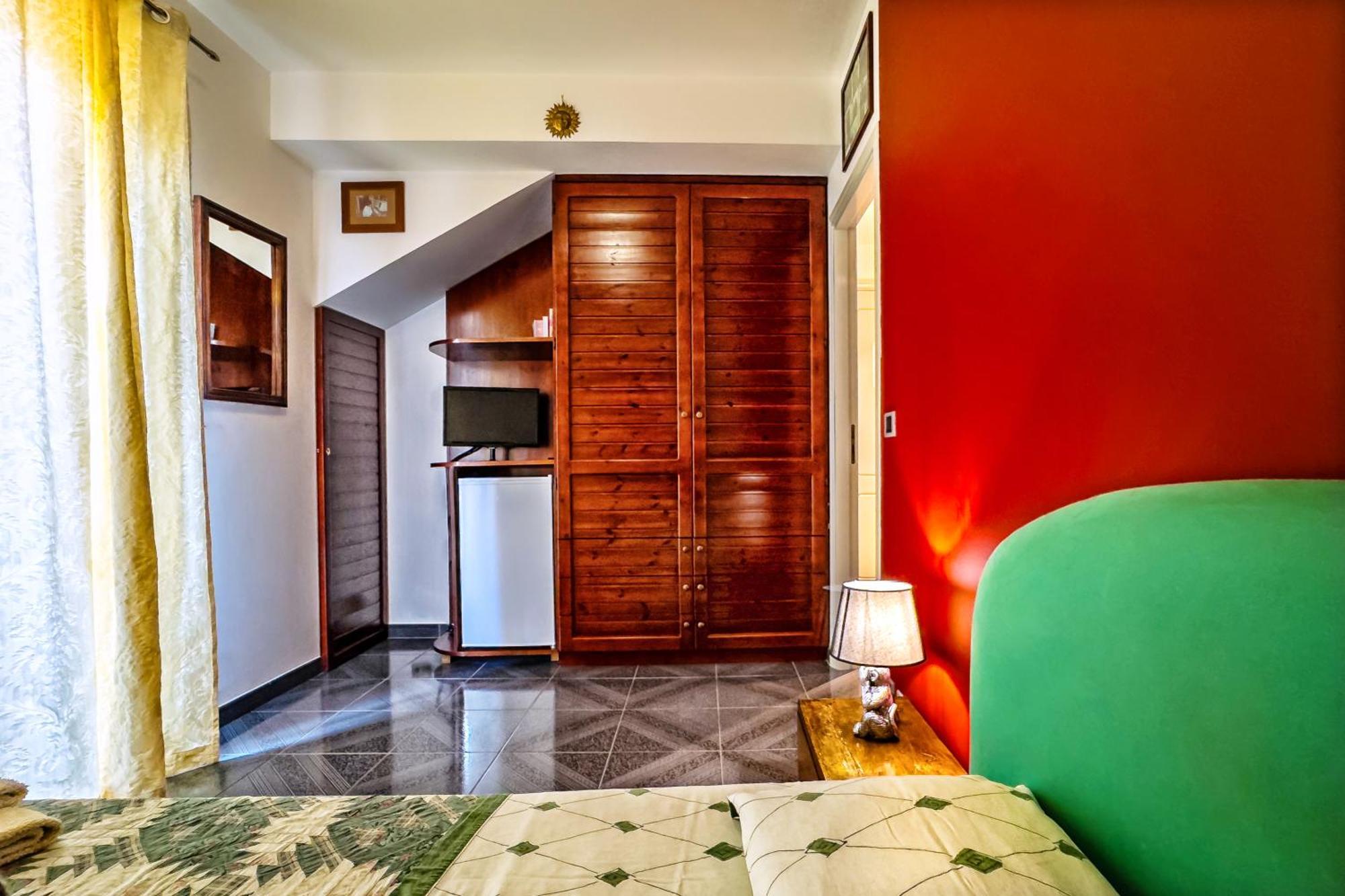 B&B Villa Bency Capo dʼOrlando Екстериор снимка
