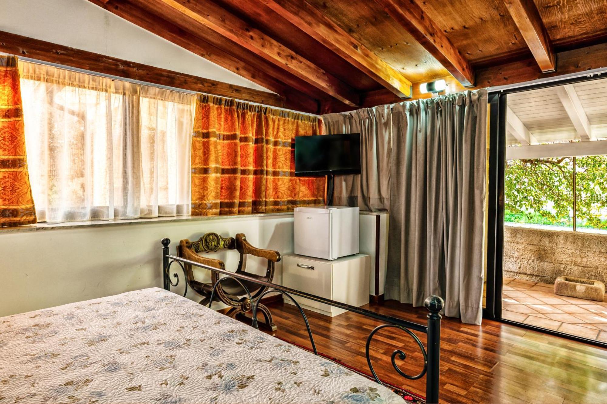 B&B Villa Bency Capo dʼOrlando Екстериор снимка
