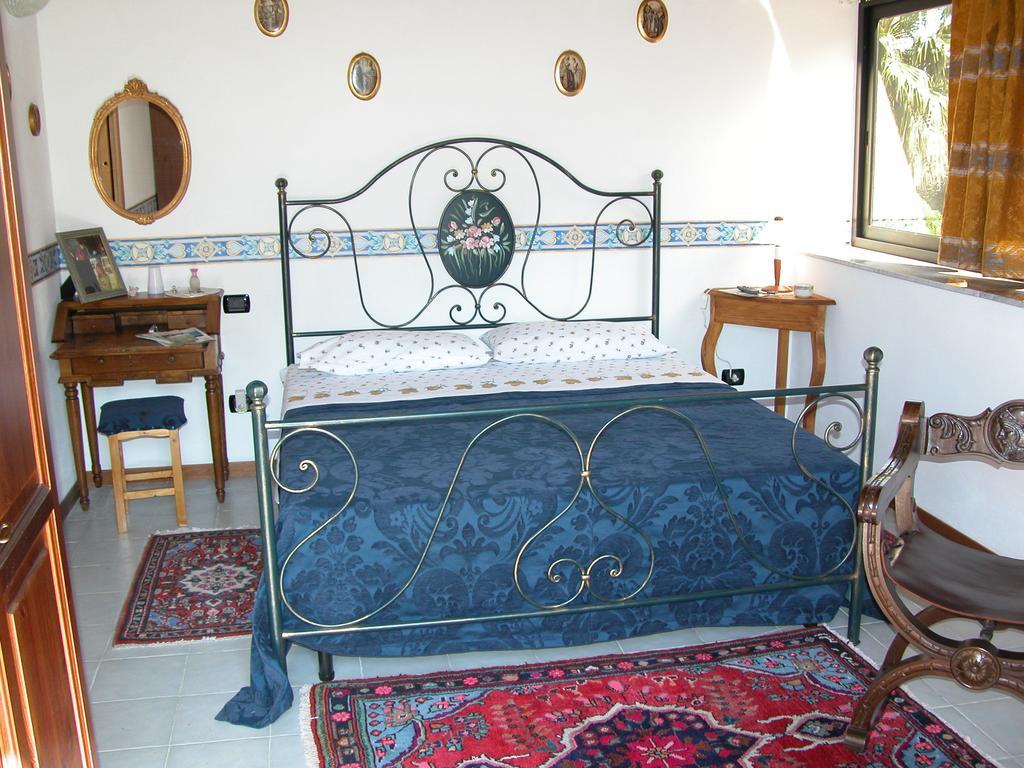 B&B Villa Bency Capo dʼOrlando Екстериор снимка