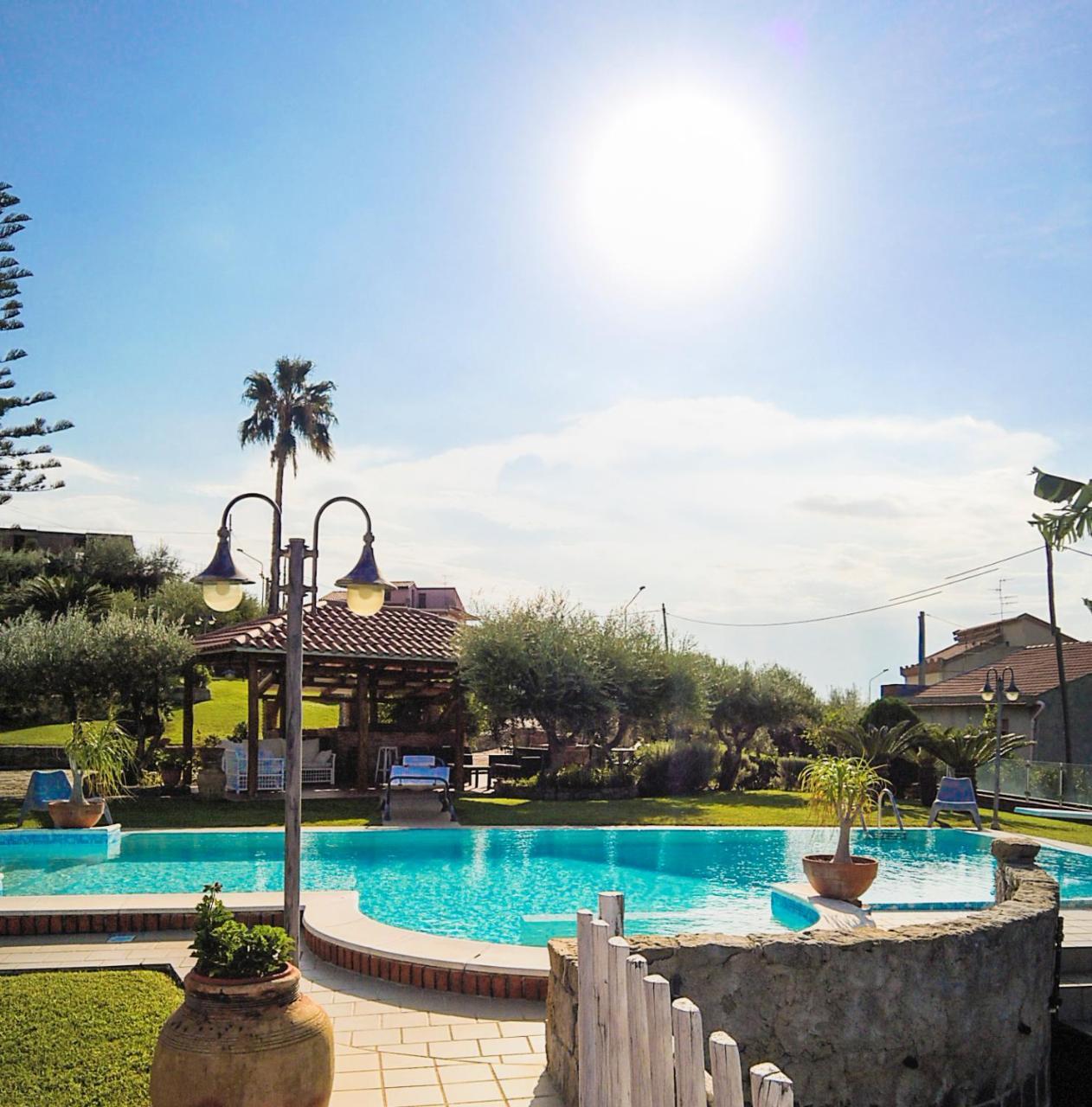 B&B Villa Bency Capo dʼOrlando Екстериор снимка
